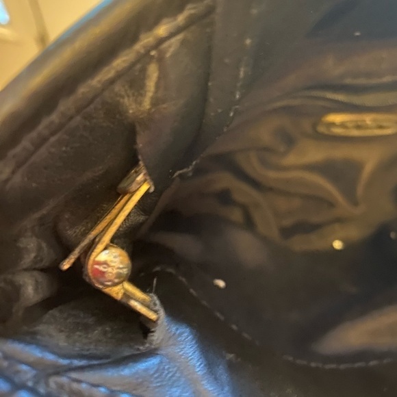 Colini HANDBAGS BLACK & GOLD LEATHER BAG WITH BOW - Picture 7 of 9